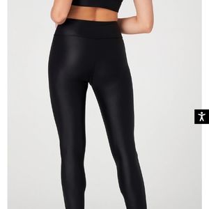 ONZIE Black Highrise Leggings Sz S/M (NWOT)